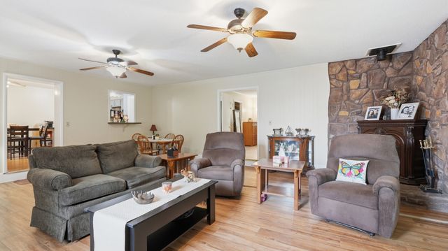 929 S Franklin St, Tullahoma, TN 37388