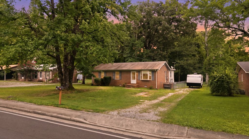 929 S Franklin St, Tullahoma, TN 37388