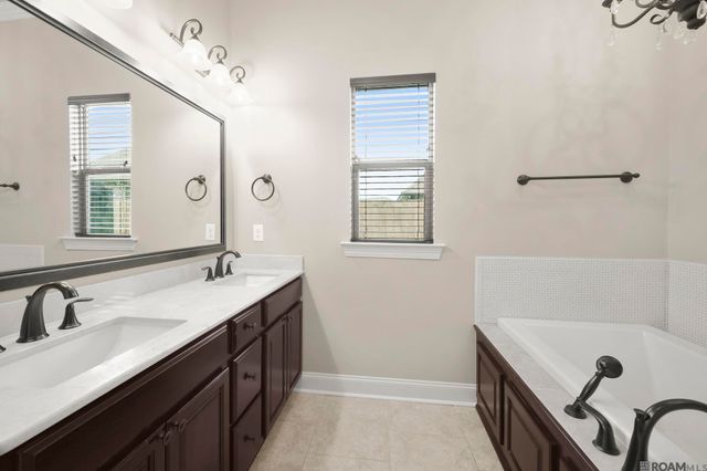 37441 Amalfi Dr, Prairieville, LA 70769