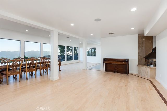 5660 Pine Cone Road, La Crescenta, CA 91214