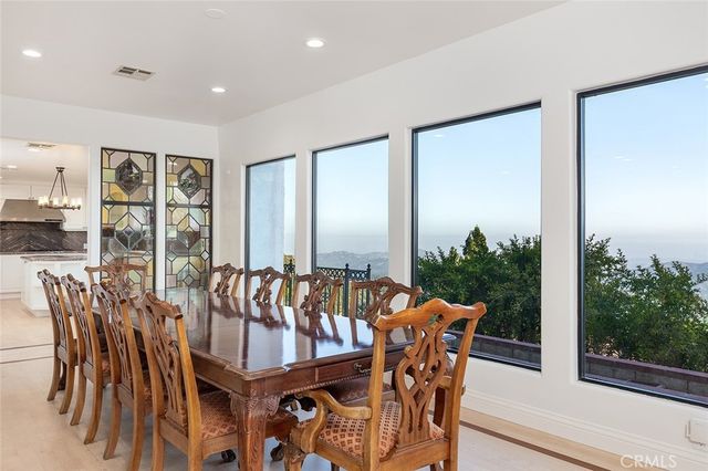 5660 Pine Cone Road, La Crescenta, CA 91214
