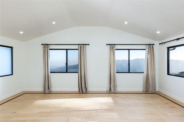 5660 Pine Cone Road, La Crescenta, CA 91214