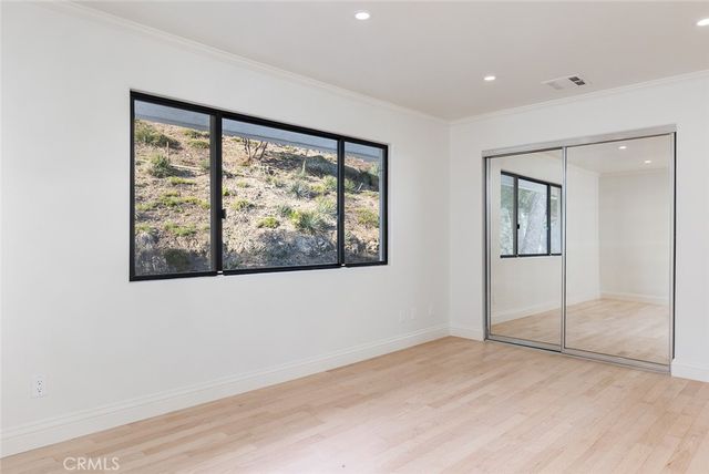 5660 Pine Cone Road, La Crescenta, CA 91214