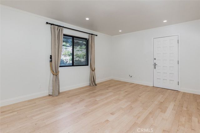 5660 Pine Cone Road, La Crescenta, CA 91214