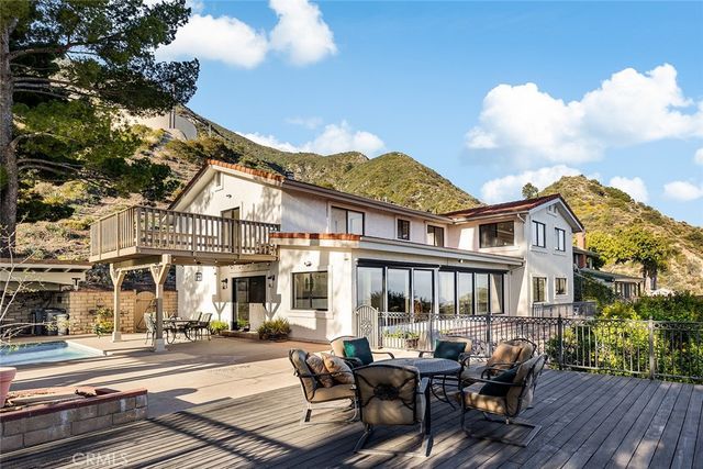 5660 Pine Cone Road, La Crescenta, CA 91214
