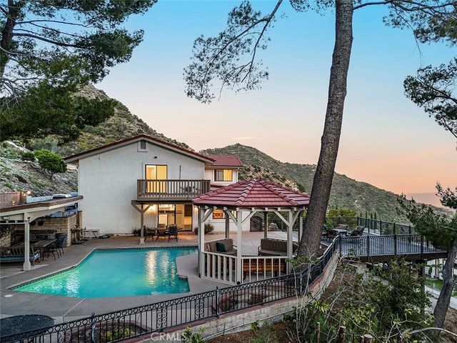 5660 Pine Cone Road, La Crescenta, CA 91214