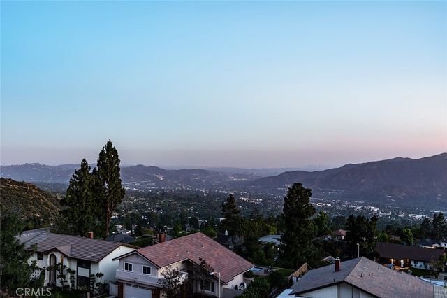 5660 Pine Cone Road, La Crescenta, CA 91214
