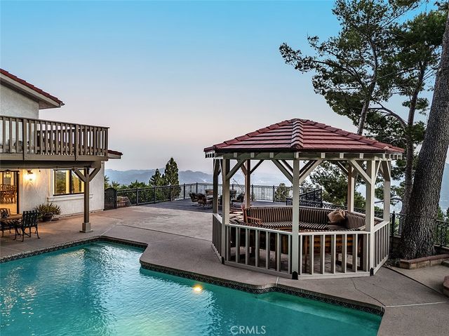 5660 Pine Cone Road, La Crescenta, CA 91214