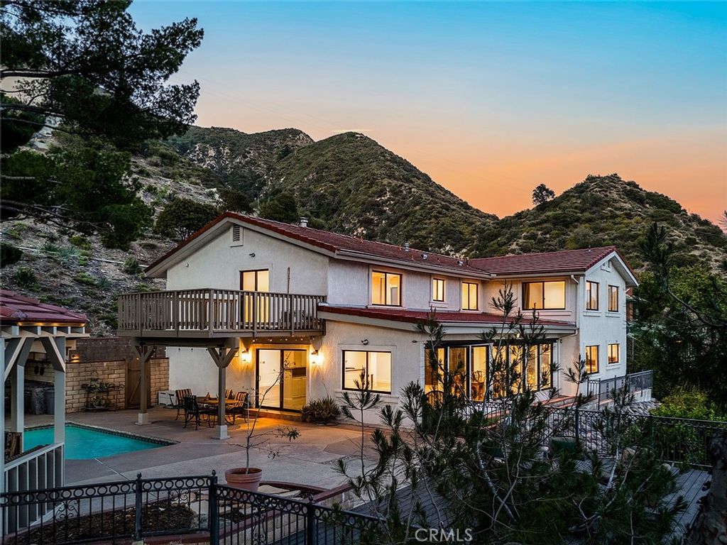 5660 Pine Cone Road, La Crescenta, CA 91214