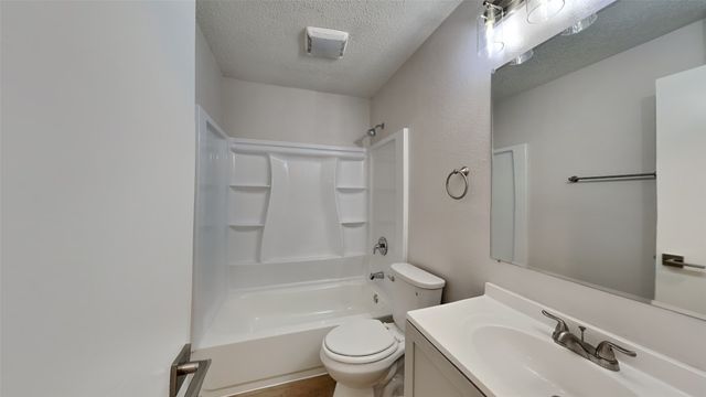 2 Saint Charles Place, Midlothian, TX 76065
