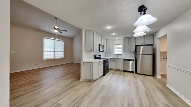 2 Saint Charles Place, Midlothian, TX 76065