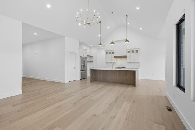 1744 E Cobblestone Drive, Ozark, MO 65721