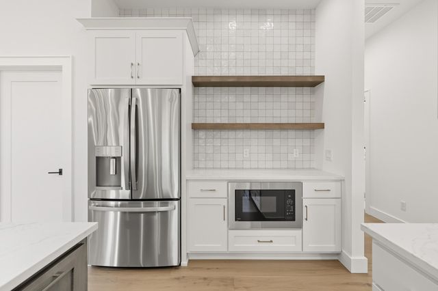 1744 E Cobblestone Drive, Ozark, MO 65721