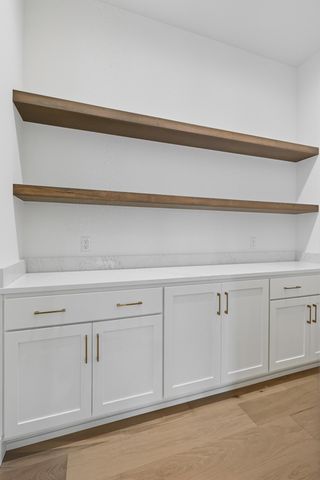 1744 E Cobblestone Drive, Ozark, MO 65721