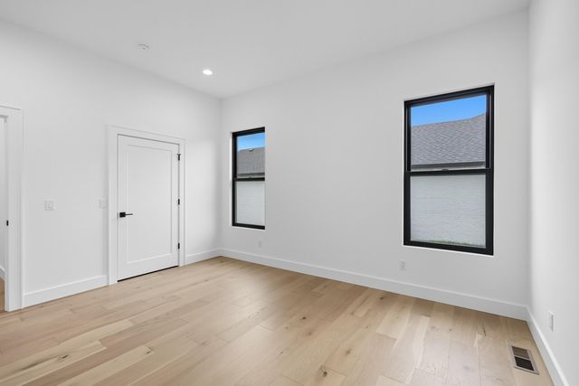 1744 E Cobblestone Drive, Ozark, MO 65721