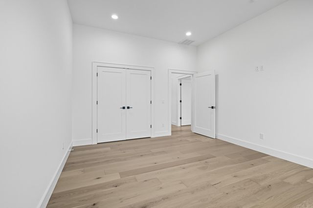 1744 E Cobblestone Drive, Ozark, MO 65721