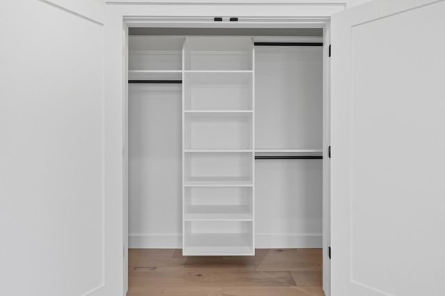 1744 E Cobblestone Drive, Ozark, MO 65721