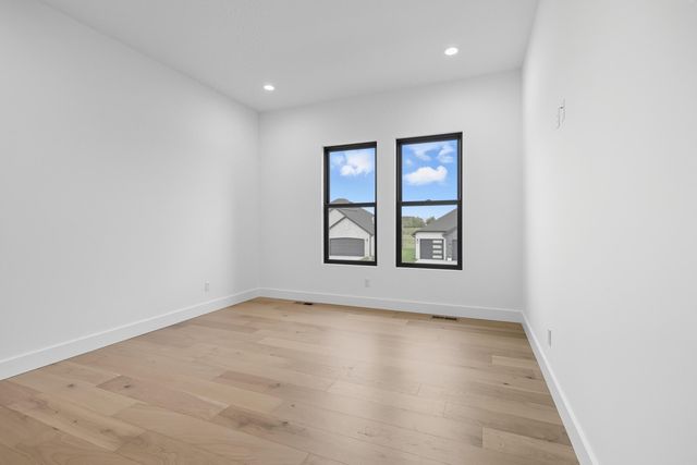 1744 E Cobblestone Drive, Ozark, MO 65721