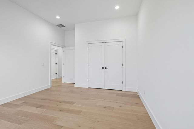 1744 E Cobblestone Drive, Ozark, MO 65721