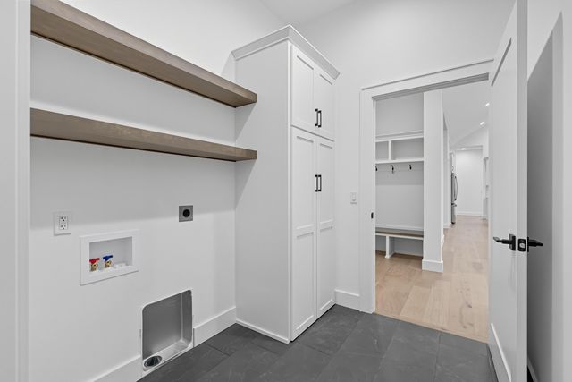 1744 E Cobblestone Drive, Ozark, MO 65721