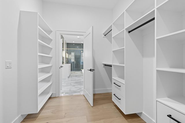 1744 E Cobblestone Drive, Ozark, MO 65721