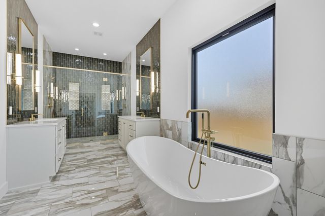 1744 E Cobblestone Drive, Ozark, MO 65721