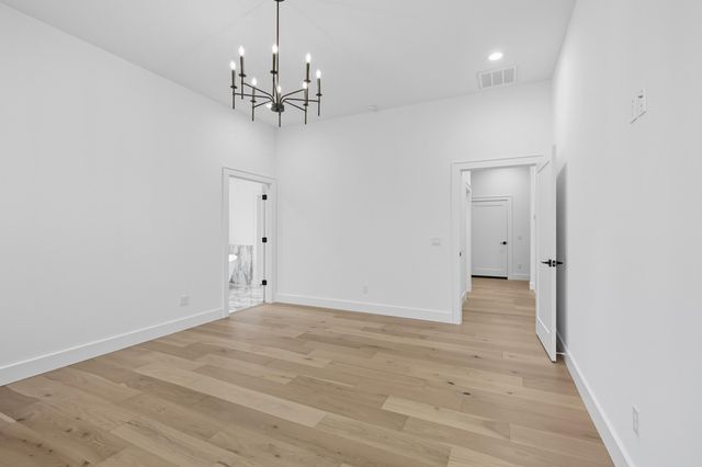 1744 E Cobblestone Drive, Ozark, MO 65721