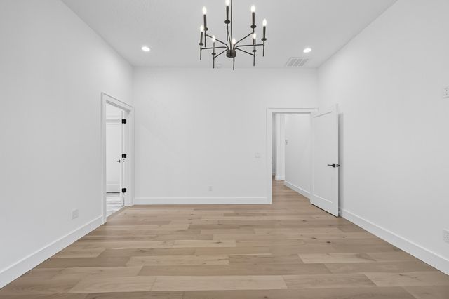 1744 E Cobblestone Drive, Ozark, MO 65721