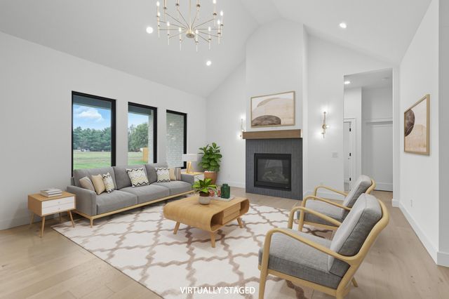 1744 E Cobblestone Drive, Ozark, MO 65721