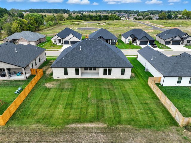 1744 E Cobblestone Drive, Ozark, MO 65721