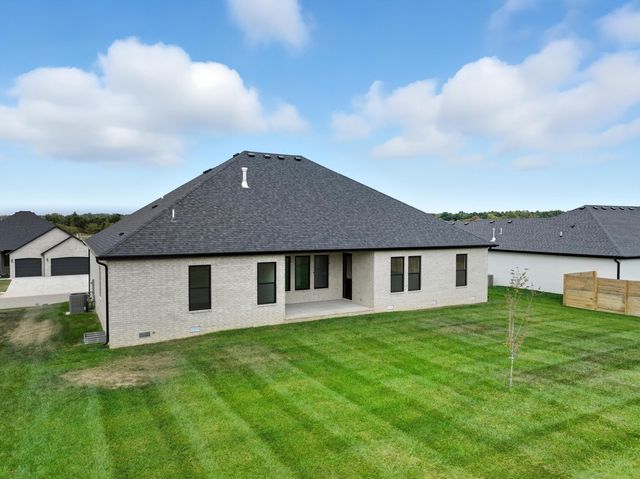 1744 E Cobblestone Drive, Ozark, MO 65721