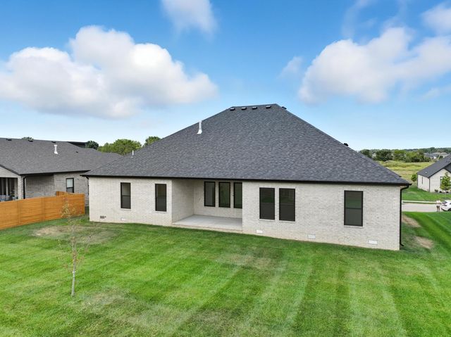 1744 E Cobblestone Drive, Ozark, MO 65721