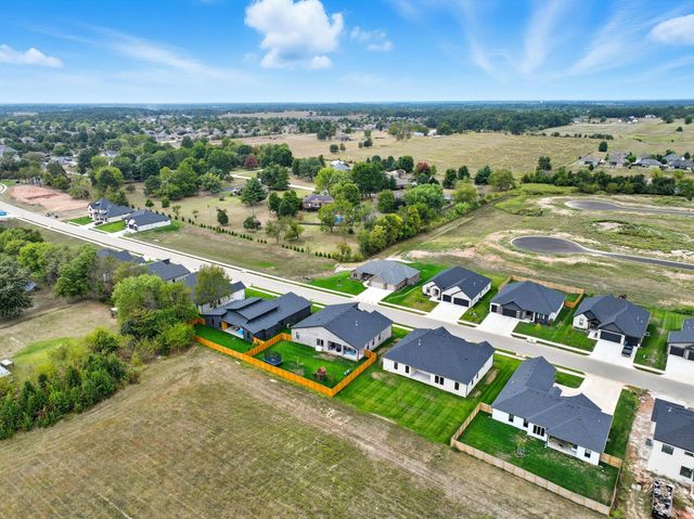 1744 E Cobblestone Drive, Ozark, MO 65721