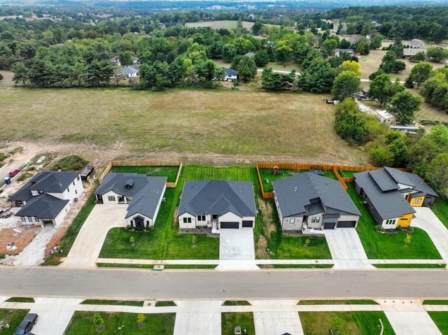 1744 E Cobblestone Drive, Ozark, MO 65721