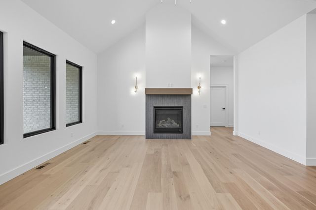 1744 E Cobblestone Drive, Ozark, MO 65721