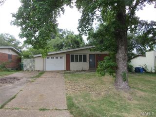 2425 Johnstown Drive, Florissant, MO 63033