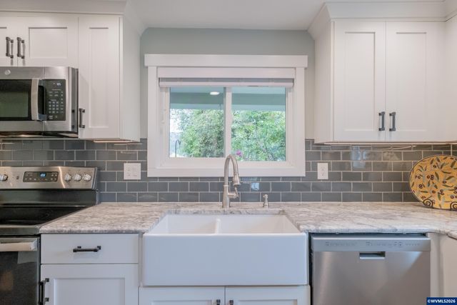 208 NW Lewisburg Av, Corvallis, OR 97330