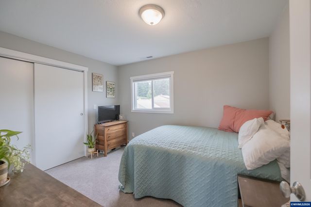 208 NW Lewisburg Av, Corvallis, OR 97330