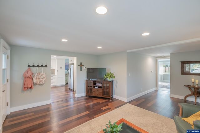 208 NW Lewisburg Av, Corvallis, OR 97330