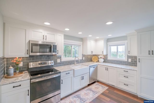 208 NW Lewisburg Av, Corvallis, OR 97330