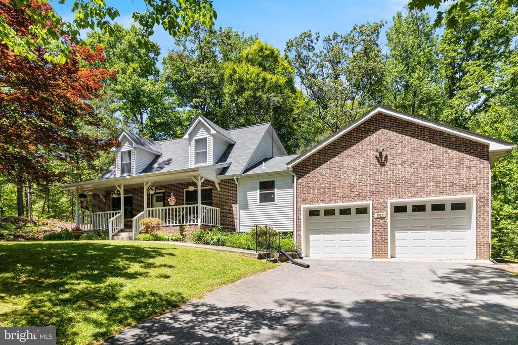 Image 2 of property listing at 39830 STILLWATER WAY, Mechanicsville, MD 20659