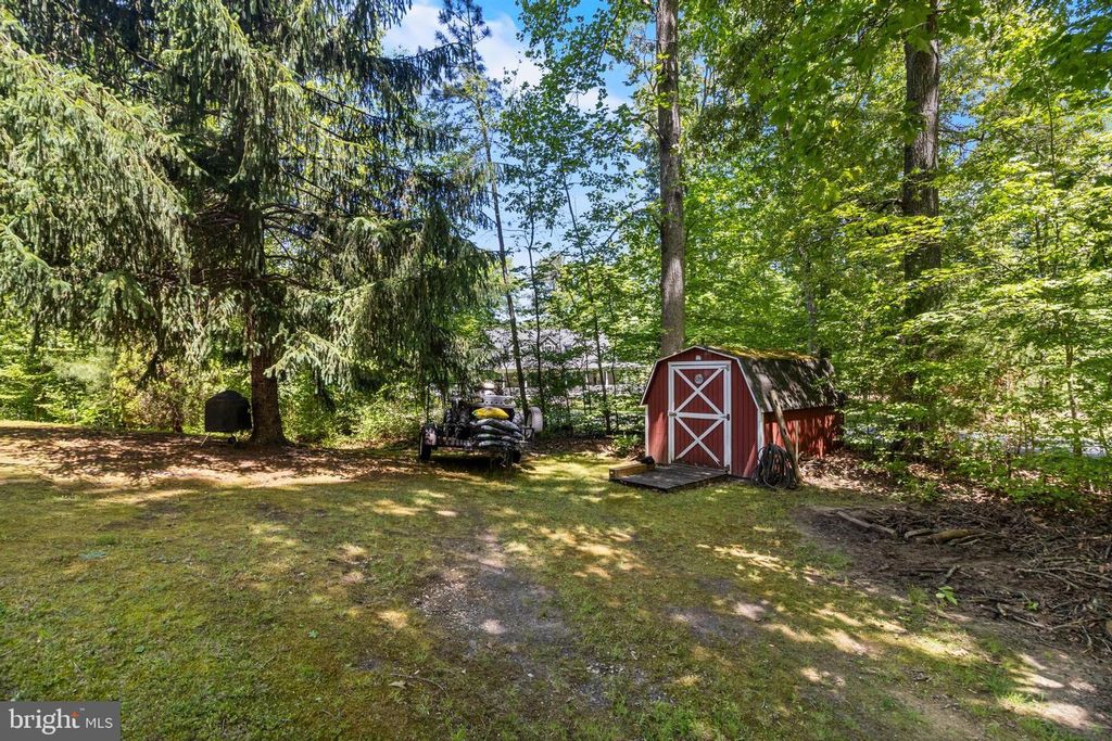 Image 20 of property listing at 39830 STILLWATER WAY, Mechanicsville, MD 20659