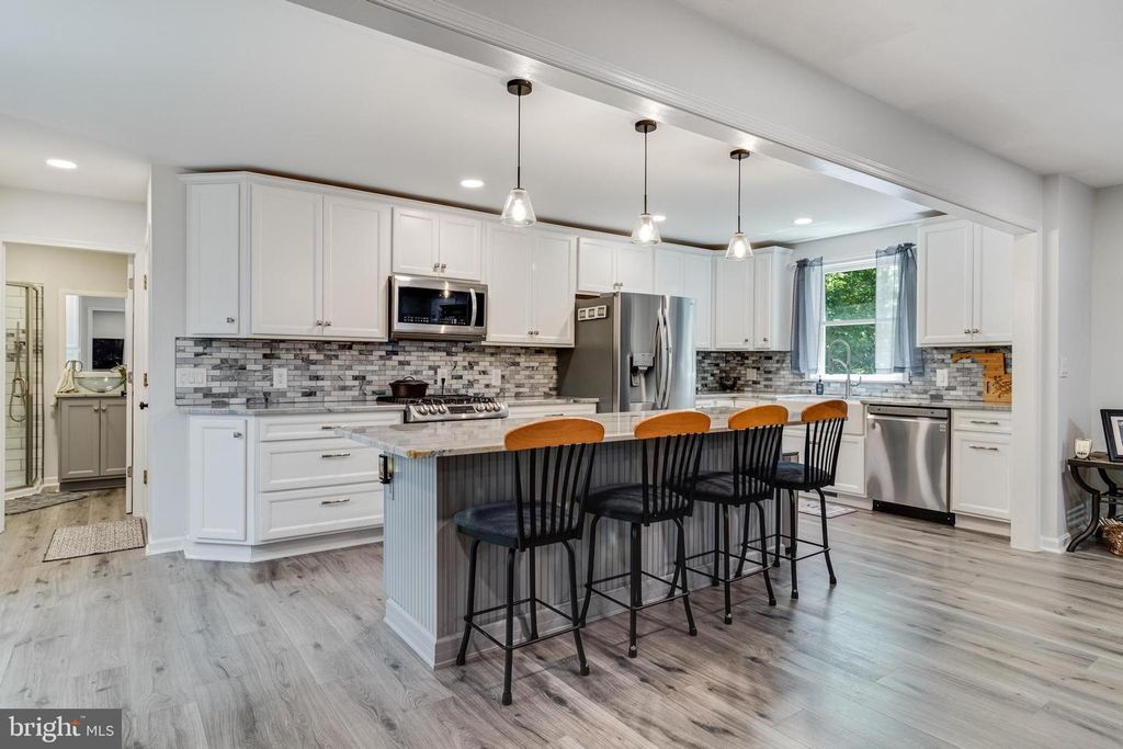 Image 6 of property listing at 39830 STILLWATER WAY, Mechanicsville, MD 20659