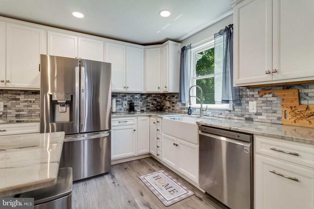 Image 8 of property listing at 39830 STILLWATER WAY, Mechanicsville, MD 20659