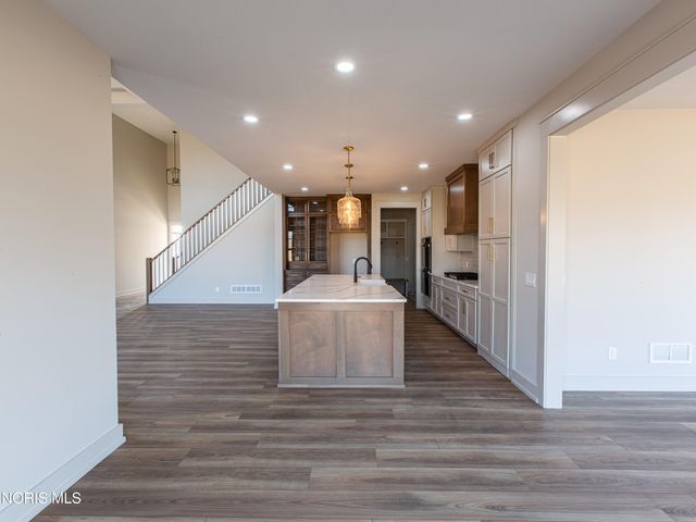 9420 Kimball, Sylvania, OH 43560