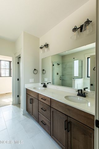 9420 Kimball, Sylvania, OH 43560