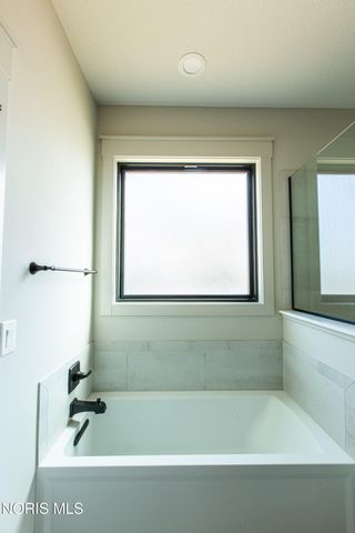 9420 Kimball, Sylvania, OH 43560