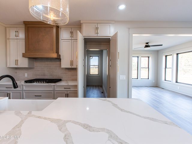 9420 Kimball, Sylvania, OH 43560