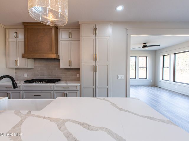 9420 Kimball, Sylvania, OH 43560