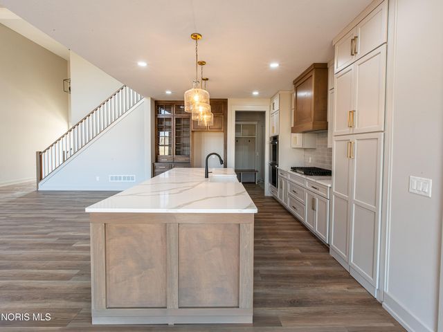 9420 Kimball, Sylvania, OH 43560